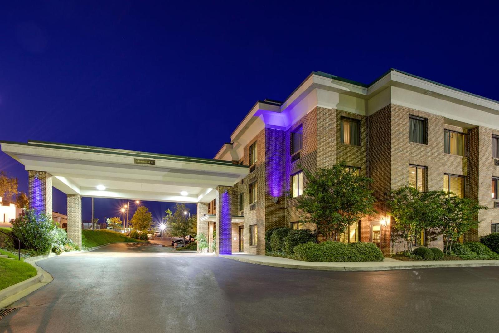 Holiday Inn Express Hotel & Suites Columbia-I-20 at Clemson Road