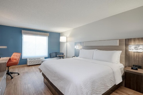 Holiday Inn Express Hotel & Suites Columbia-I-20 at Clemson Road image 10