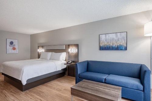 Holiday Inn Express Hotel & Suites Columbia-I-20 at Clemson Road image 11