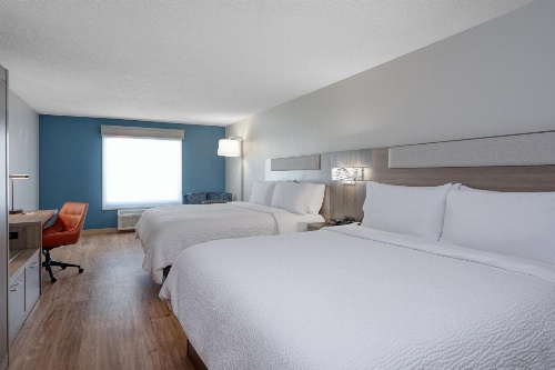 Holiday Inn Express Hotel & Suites Columbia-I-20 at Clemson Road image 3