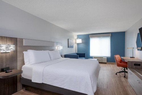 Holiday Inn Express Hotel & Suites Columbia-I-20 at Clemson Road image 6