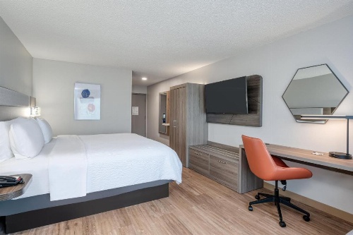 Holiday Inn Express Hotel & Suites Columbia-I-20 at Clemson Road image 9